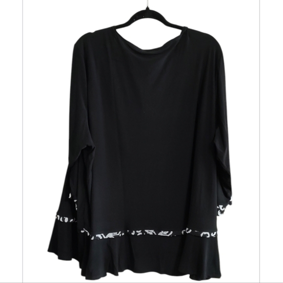 Avenue Black and White Faux Layered Pull Over Cardigan Size 26/28 - Picture 2 of 4